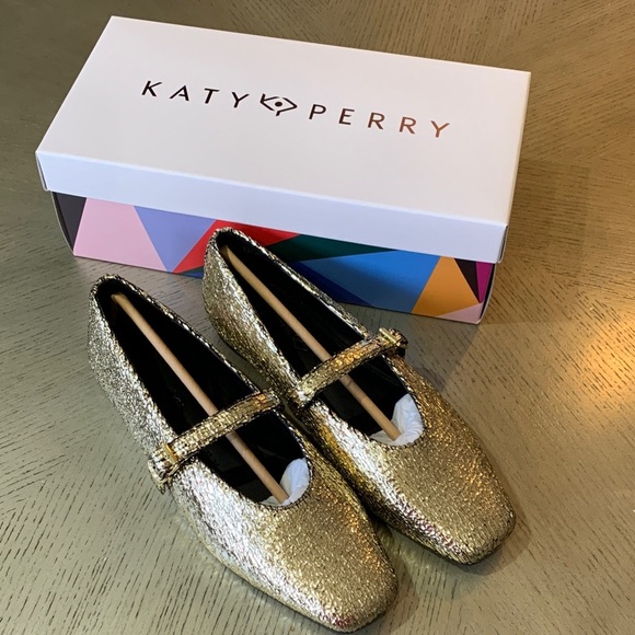 katy perry Shoes - Katy Perry Gold The Evie Glitter Mary Jane Flats